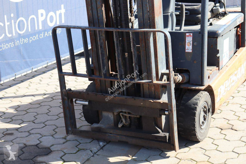 Empilhador elevador Doosan B15T-5