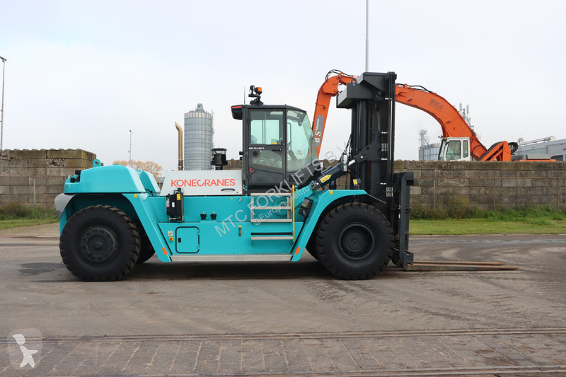 Empilhador elevador Konecranes SMV 32-1200C