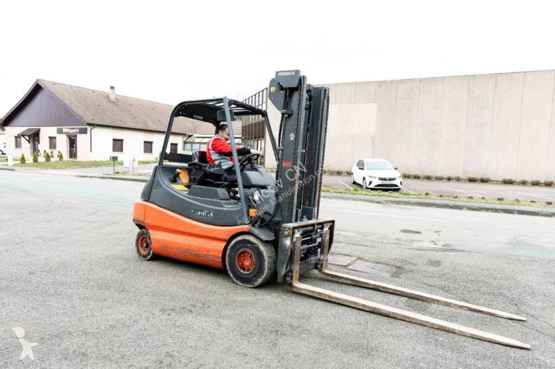 Chariot élévateur Fenwick-Linde E30-02
