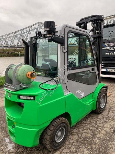 Chariot élévateur Cesab  M330-GV