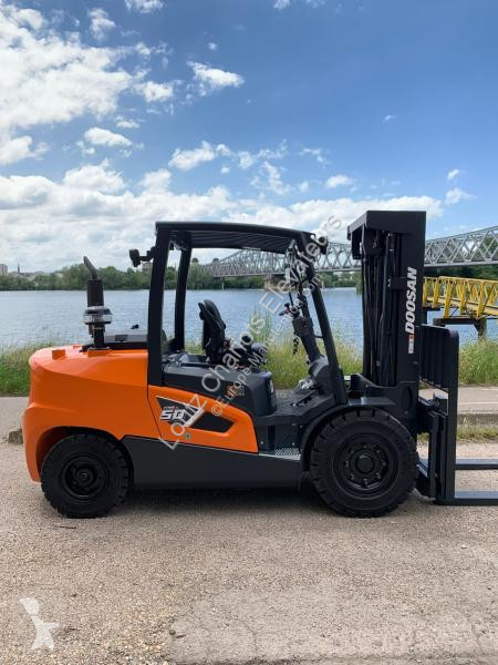 Chariot élévateur Doosan S-9