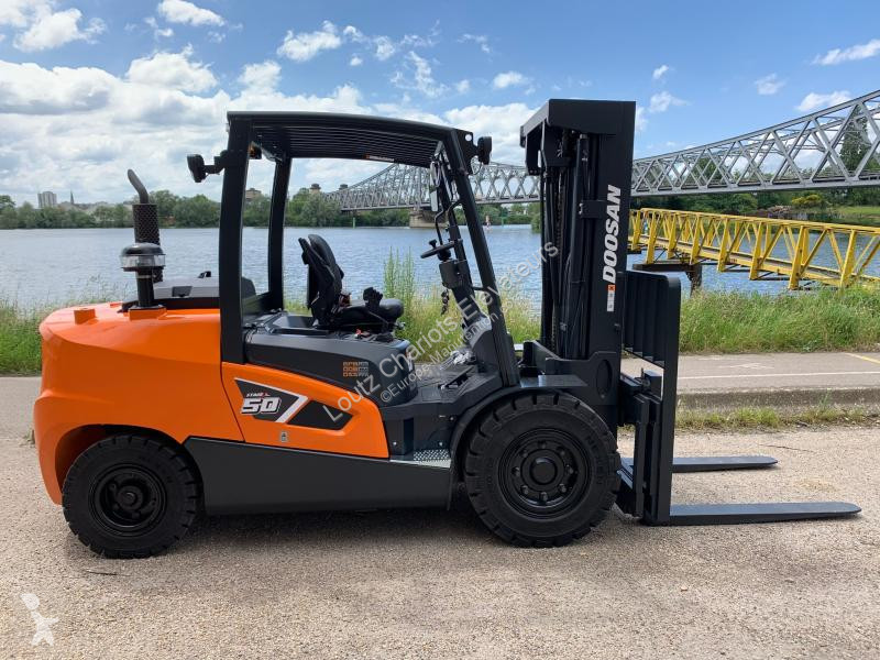 Chariot élévateur Doosan S-9
