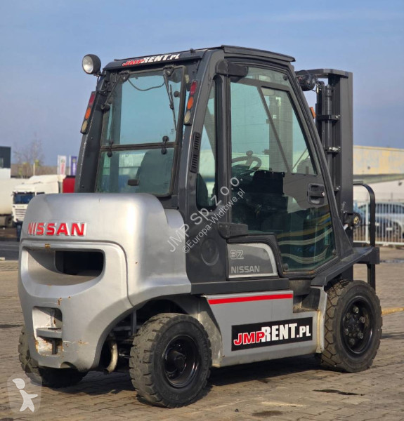 Teleskopický manipulátor Nissan FGD02 A 32 Q