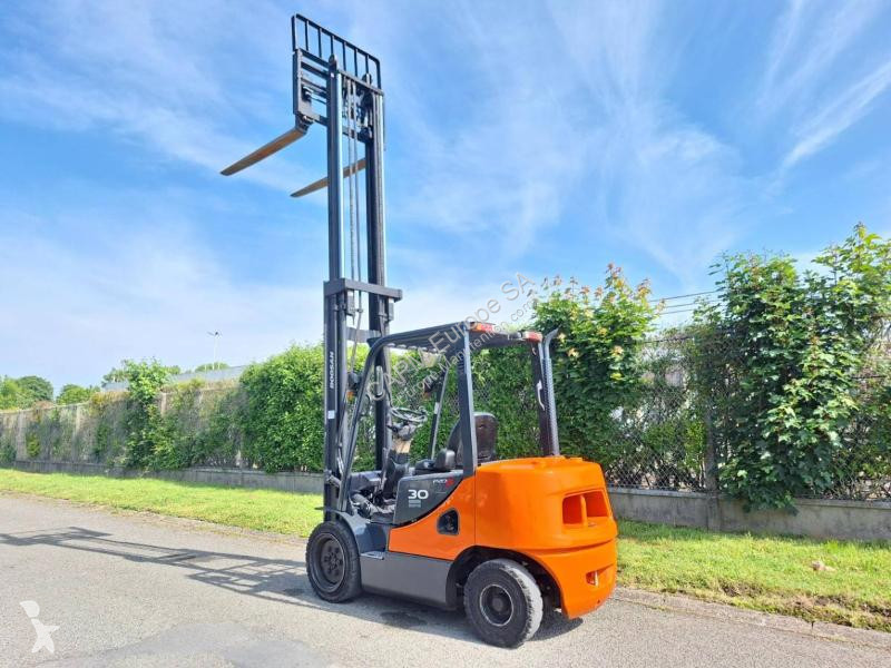 رافعة شوكية Doosan  D30S 5