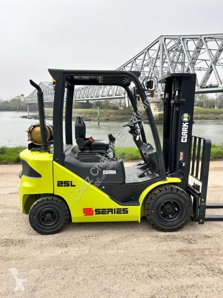 Chariot élévateur Clark  S25L