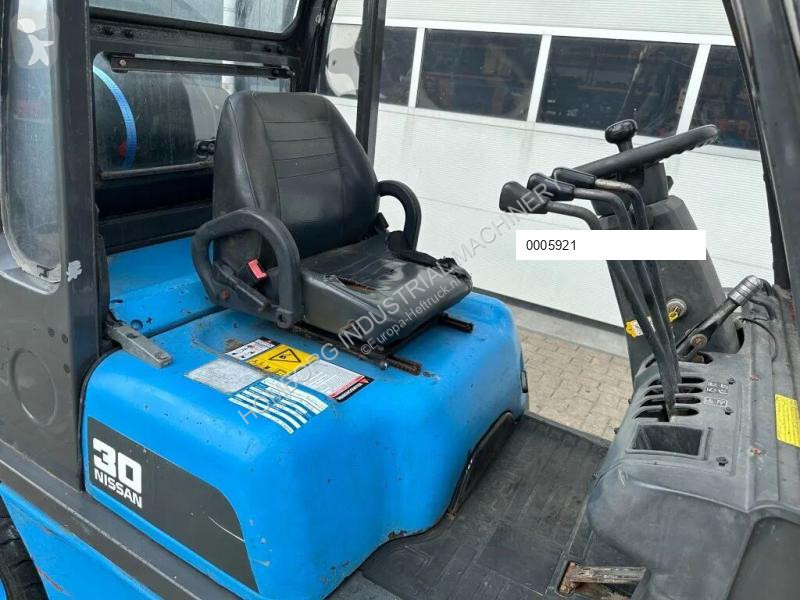 Teleskopický manipulátor Nissan UGD02A30P0 3...