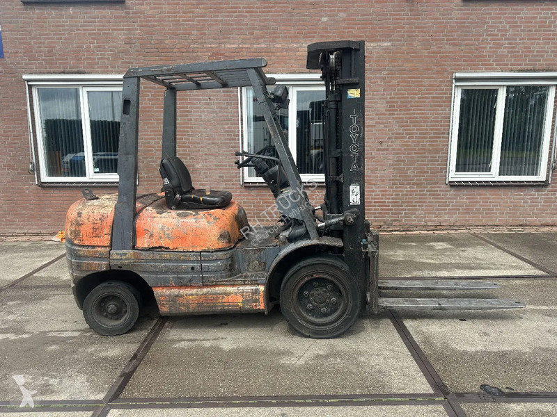 Heftruck Toyota 6FDF 30 3 TO