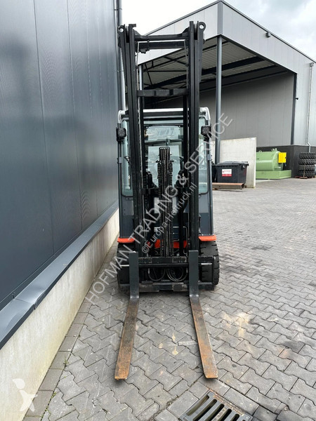 Teleskopický manipulátor Toyota 8FBMKT25