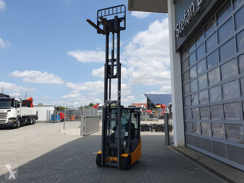 رافعة شوكية Jungheinrich EFG 215 / Triplex:...