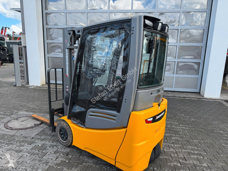 رافعة شوكية Jungheinrich EFG 215 / Triplex:...