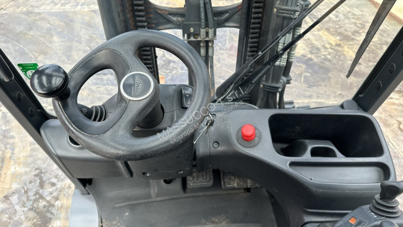 Vysokozdvižný vozík Linde E30L - 01