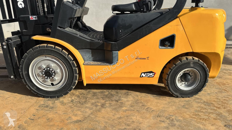 رافعة شوكية XCMG FD35T