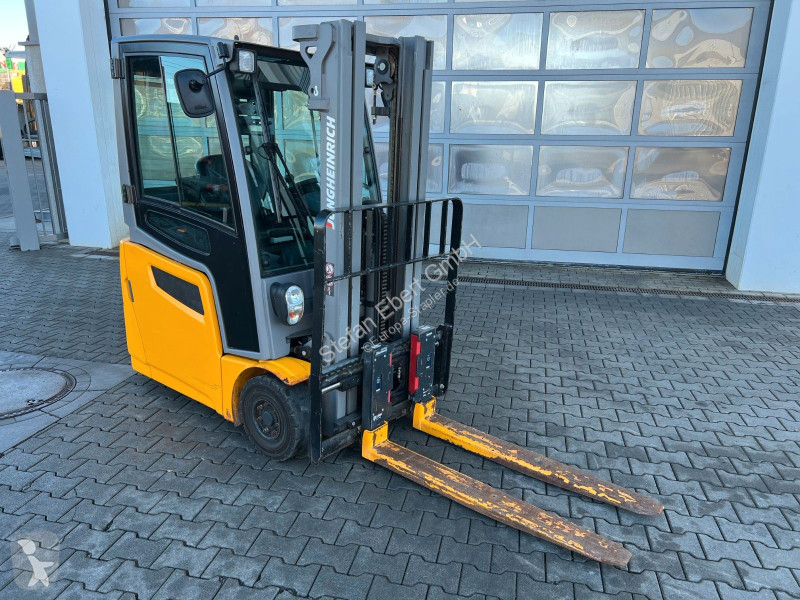 رافعة شوكية Jungheinrich EFG 215 / Triplex:...
