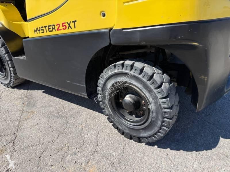 رافعة شوكية Hyster