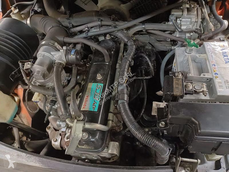 رافعة شوكية Toyota  02-8FGF30