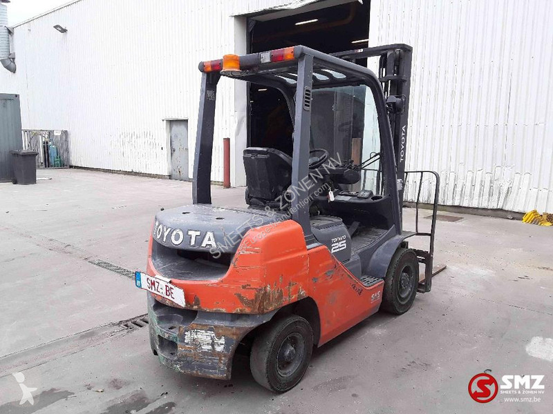 رافعة شوكية Toyota 25 02-8FDF25 6800 H