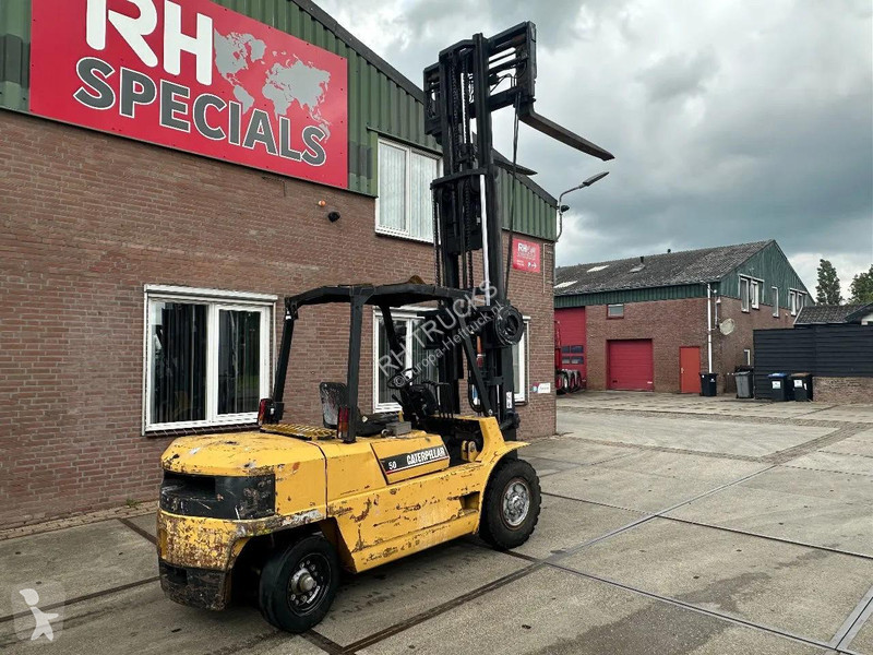 رافعة شوكية Caterpillar DP50 + VORKVERSTELLERS...