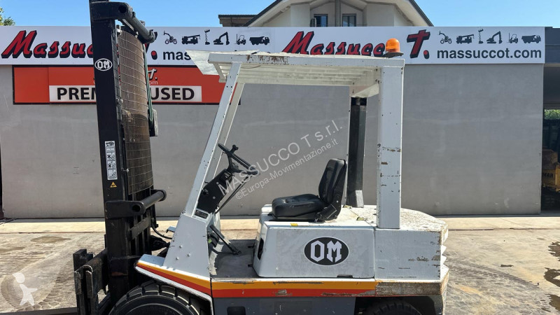 Teleskopický manipulátor Fiat OM DI30C