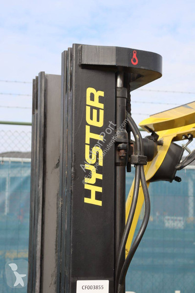 رافعة شوكية Hyster