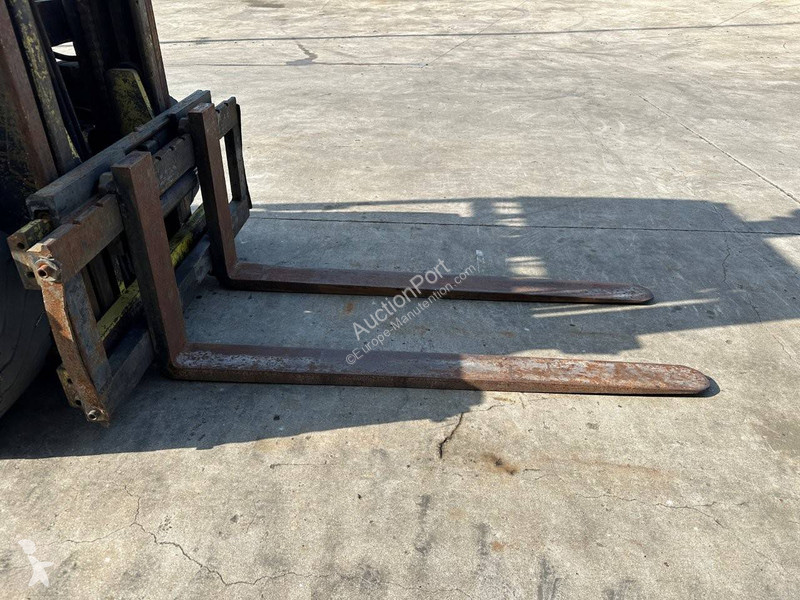 Кар Mitsubishi FG40