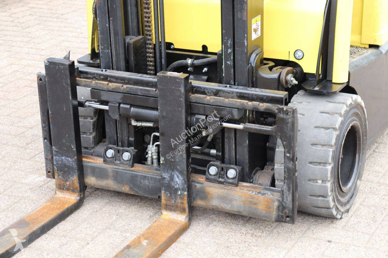 Навантажувач вилковий Hyster MWB