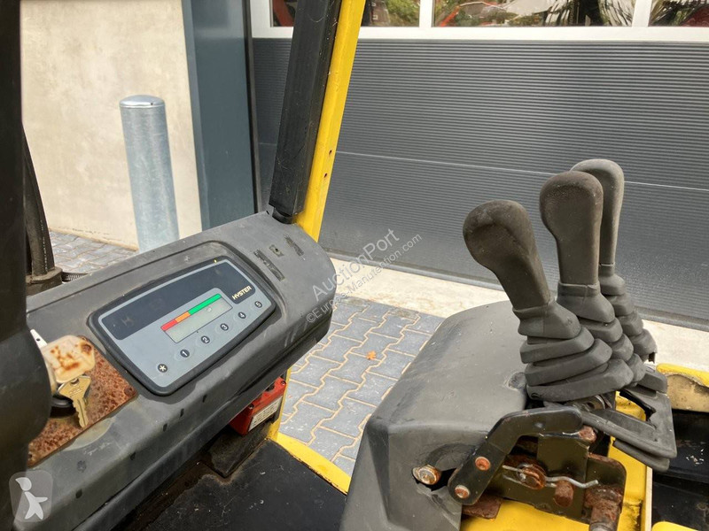 Hyster J2.50XM Forklift