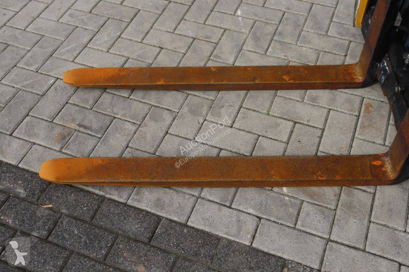 Chariot élévateur TCM FHG18T3
