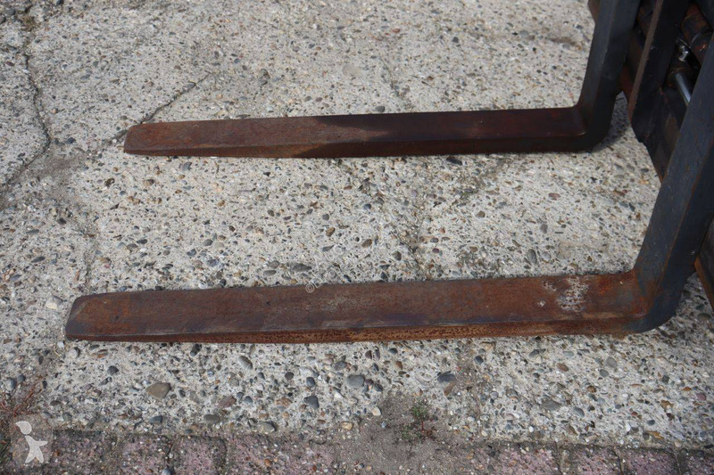 Chariot élévateur Mast Explorer H30DSI 2WD