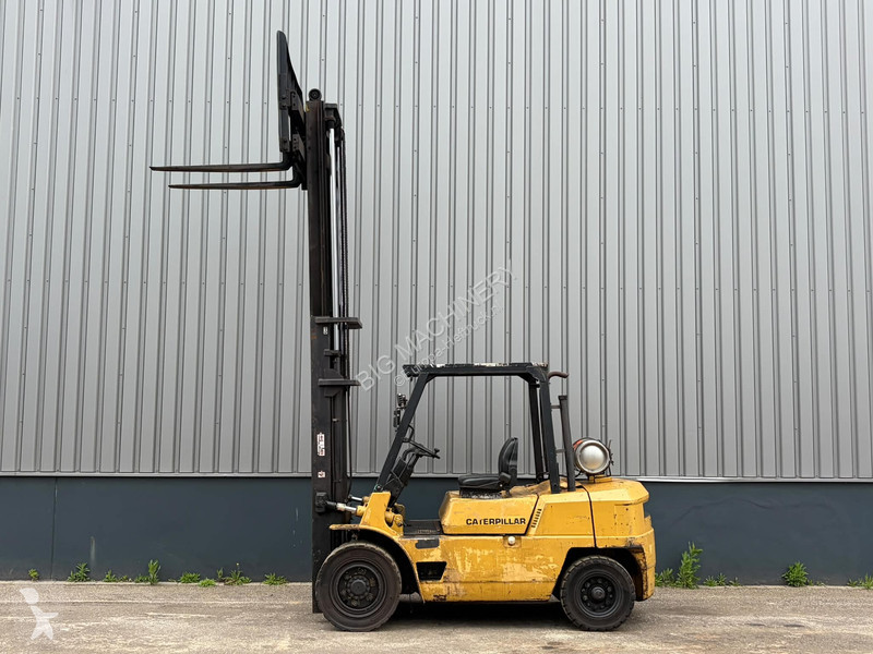 Кар Caterpillar GP40