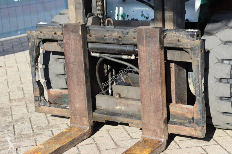 Empilhador elevador Mitsubishi FD30