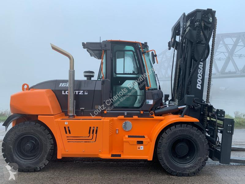 Chariot élévateur Doosan  D160S-9