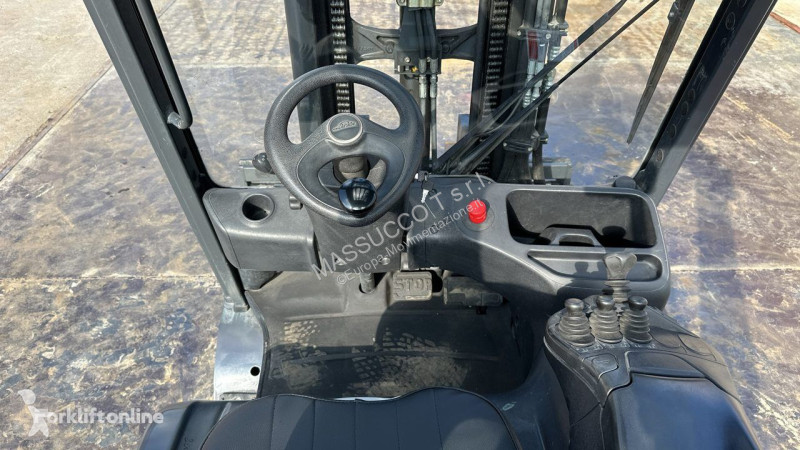 Teleskopický manipulátor Linde E30 L