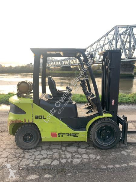 Chariot élévateur Clark  S30L