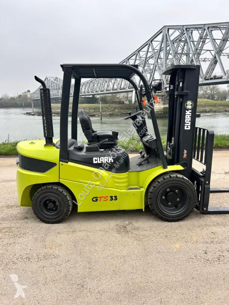 Chariot élévateur Clark  GTS33D