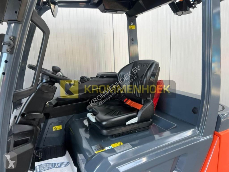 Teleskopický manipulátor Toyota 9 FBM 25 T