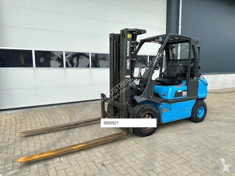 Teleskopický manipulátor Nissan UGD02A30P0 3...