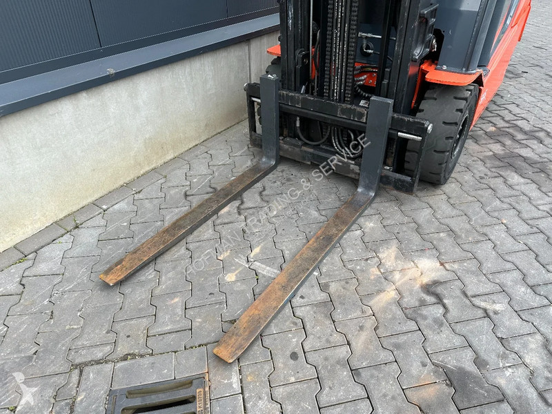 Teleskopický manipulátor Toyota 8FBMKT25
