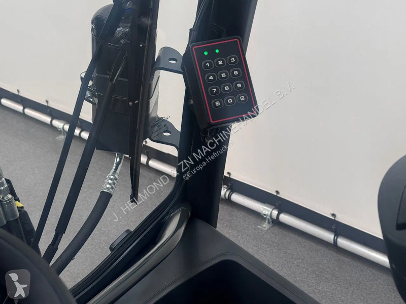 Кар Linde 1202-01 H 20 D-01/600 DEMO