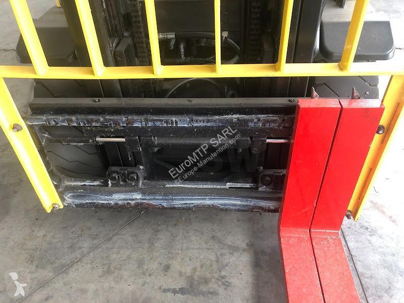 رافعة شوكية Hyster