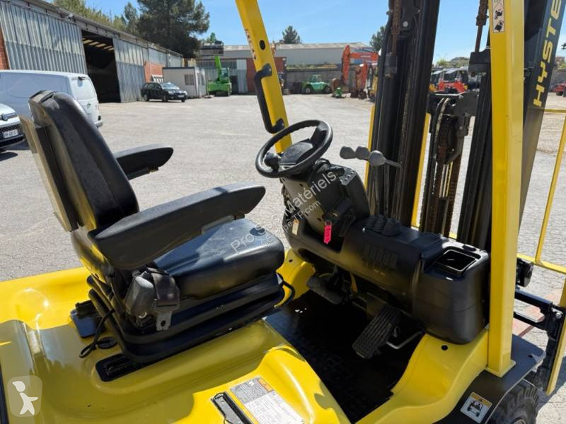 رافعة شوكية Hyster