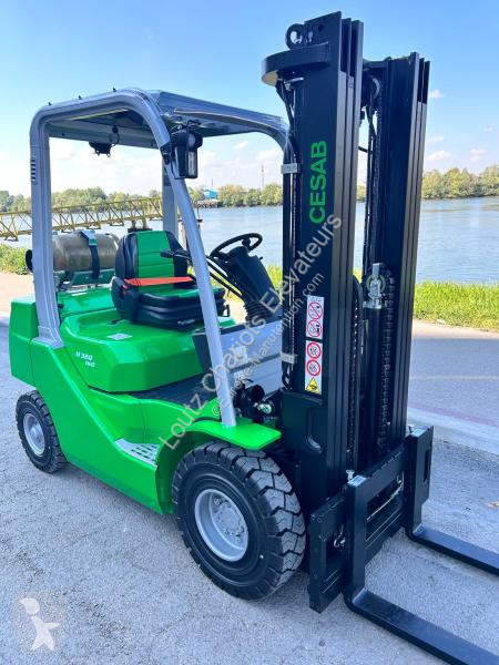 Кар Cesab  M320GV