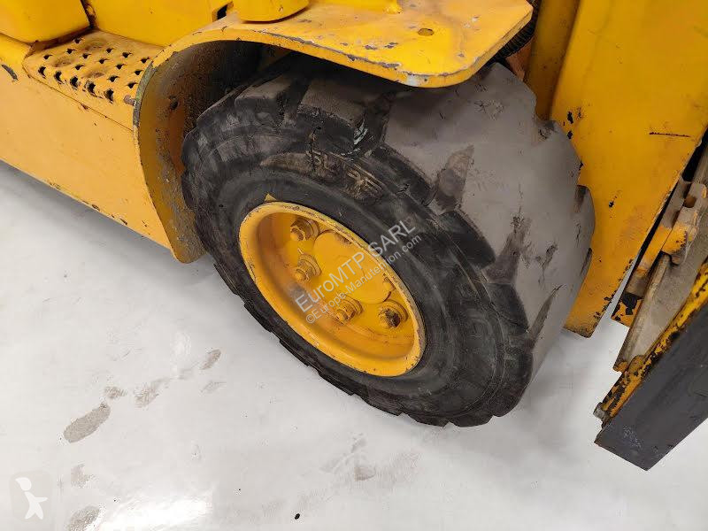 رافعة شوكية Hyster
