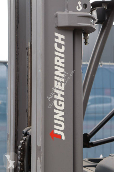 Chariot élévateur Jungheinrich 425S