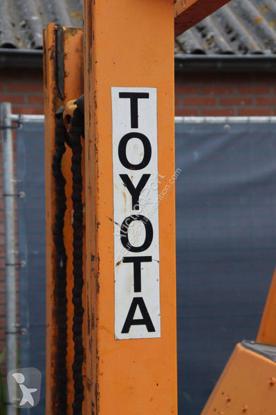 Навантажувач вилковий Toyota