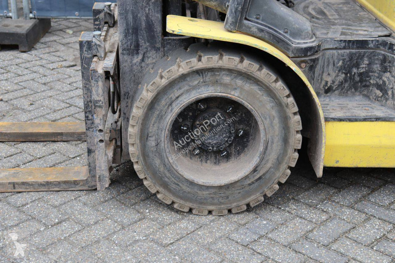 Hyundai 33L-7A Forklift