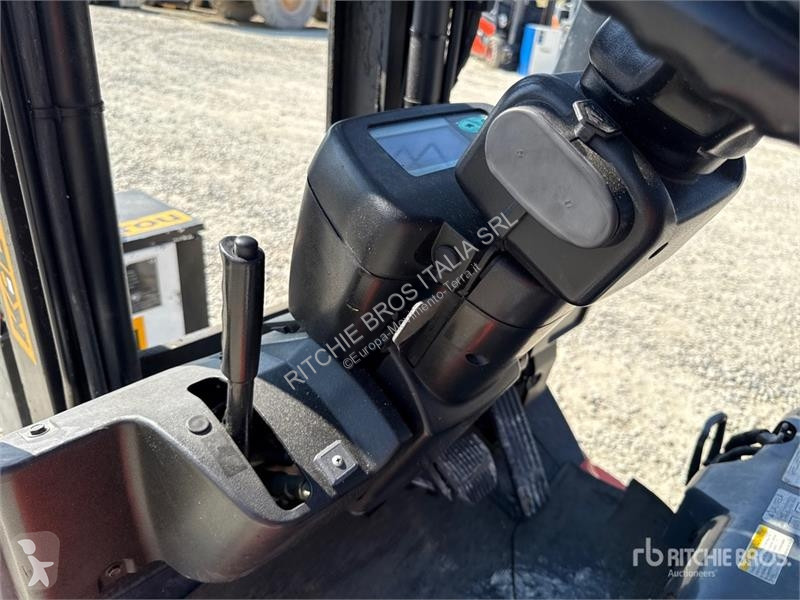 可升降式叉车 Toyota 7FBEF18 1800 kg Electric Forklift