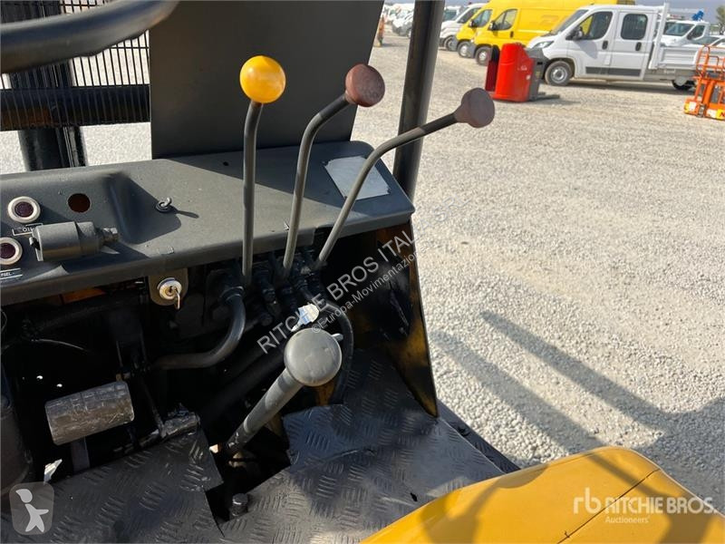 Carretilla elevadora OM 30 Forklift