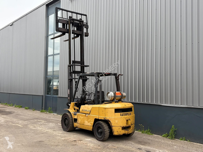 Кар Caterpillar GP40