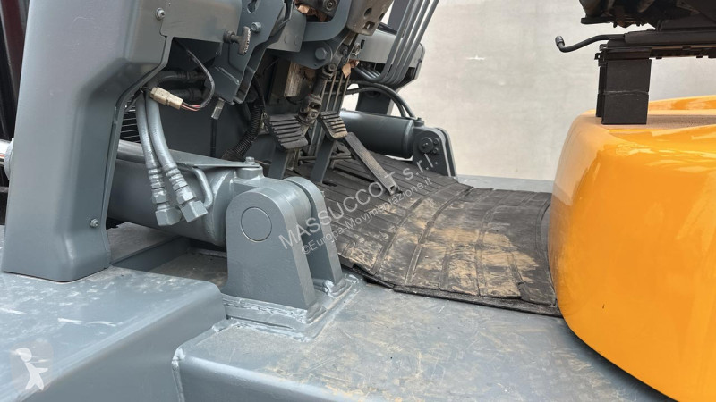 رافعة شوكية TCM FD70Z8 4x2