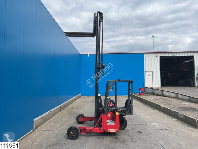 Stivuitor Moffett 20.3 3x3, H 3,90 mtr, 2000 KG